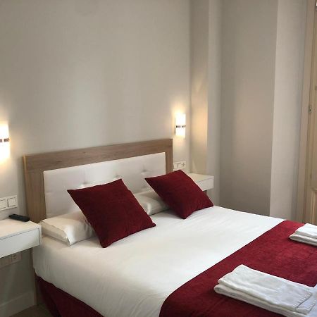 Pinar Malaga Rooms Bagian luar foto