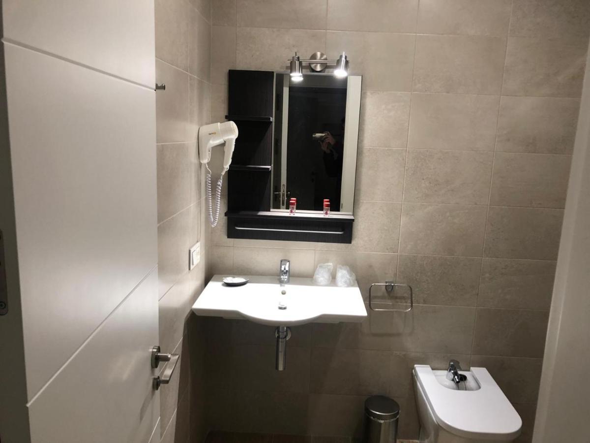 Pinar Malaga Rooms Bagian luar foto