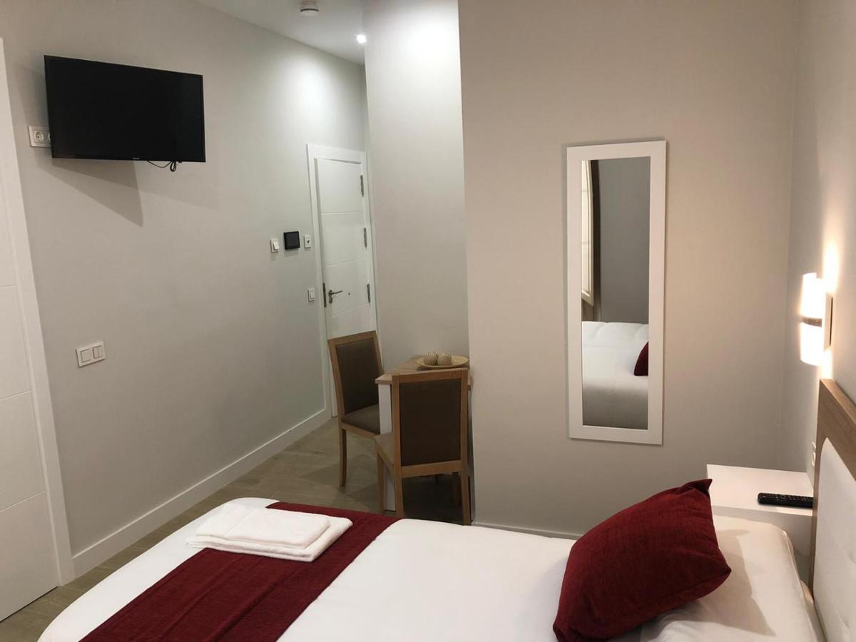 Pinar Malaga Rooms Bagian luar foto