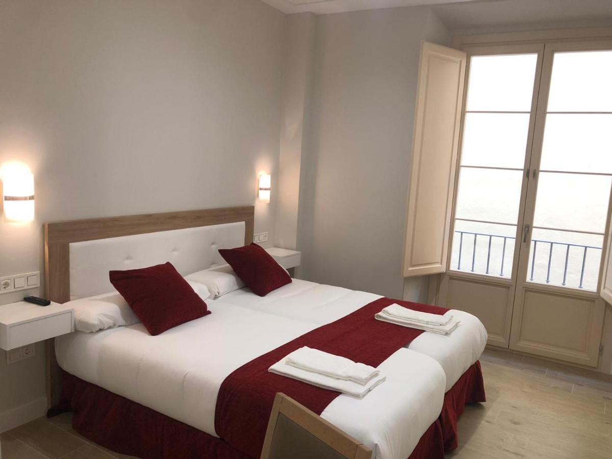 Pinar Malaga Rooms Bagian luar foto