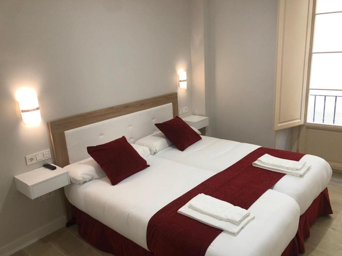Pinar Malaga Rooms Bagian luar foto